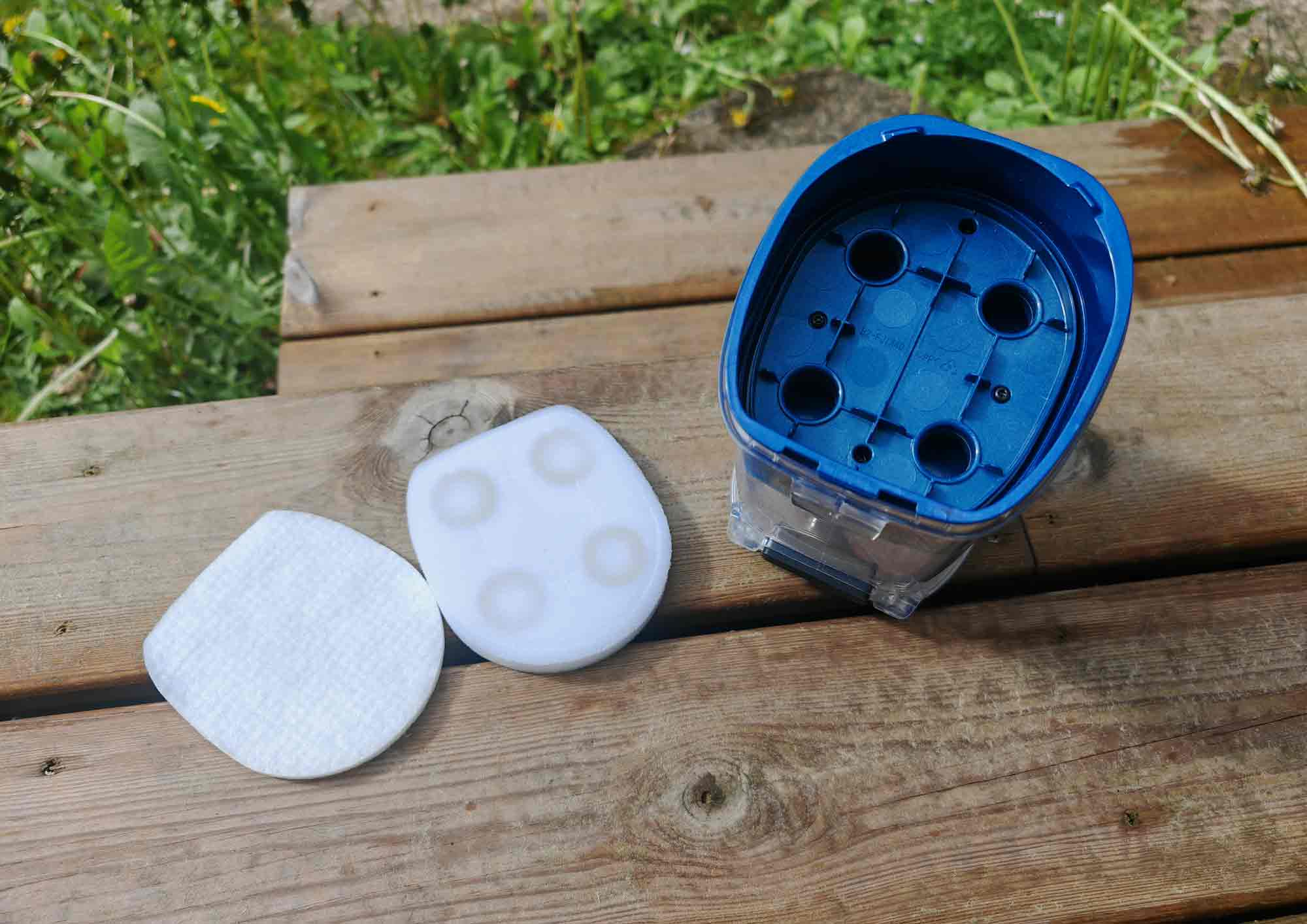 Filtration cyclonique avec mousse et HEPA à rincer régulièrement et sécher 24 h. © Labo Maison