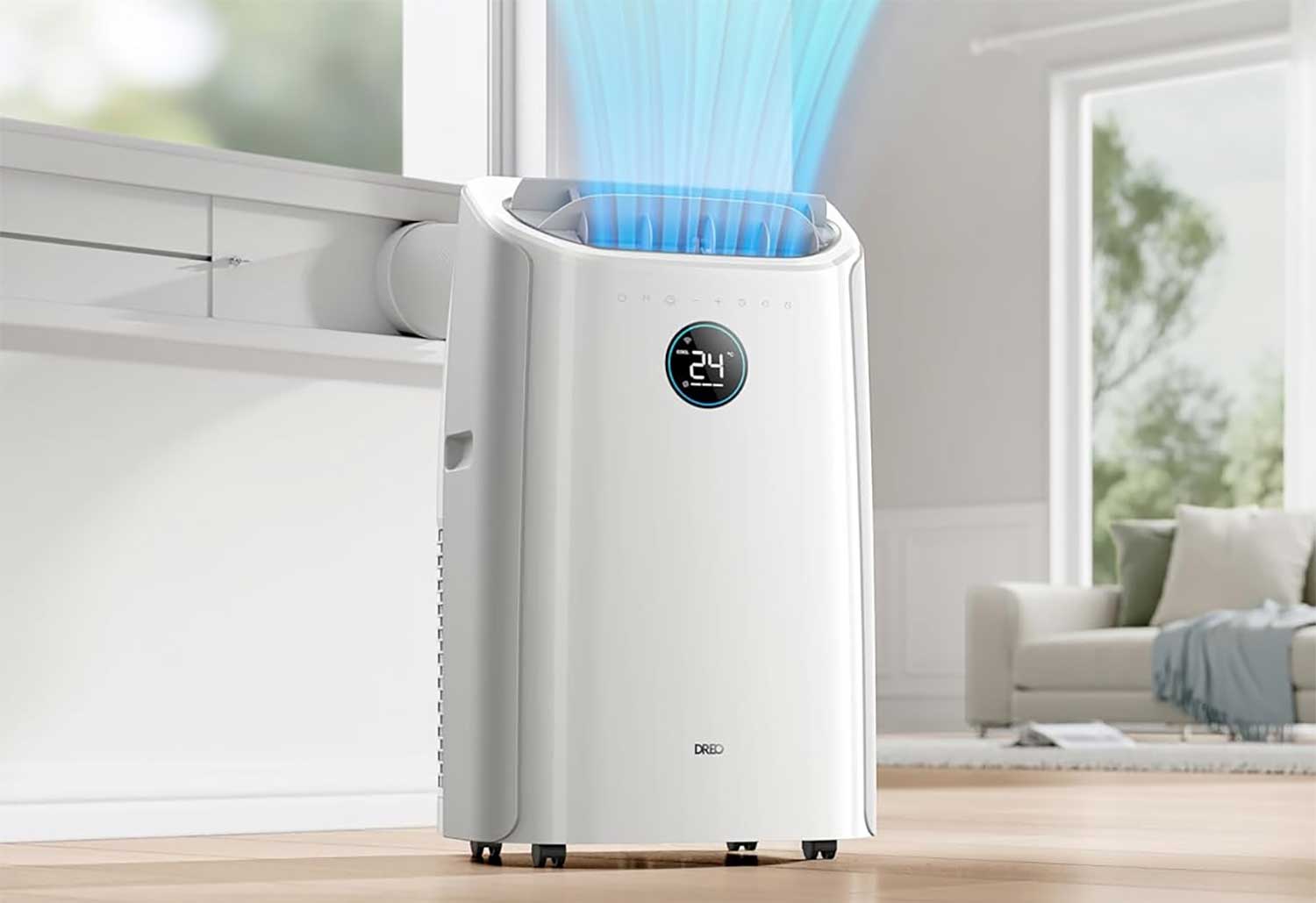 Climatiseur mobile diffusant de l'air frais dans une pièce de vie, illustrant la puissance en BTU