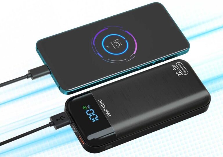 Batterie externe PAIDASHU en cours de recharge d’un smartphone