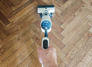 Aspirateur laveur Xiaomi Truclean W20 Ultra en cours d’utilisation sur sol dur
