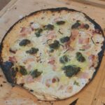 Une pizza brûlée au four à pizza à gaz Lidl © Labo Maison