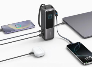 Batterie Anker Zolo connectée à 4 appareils simultanément via ses ports USB-C et USB-A