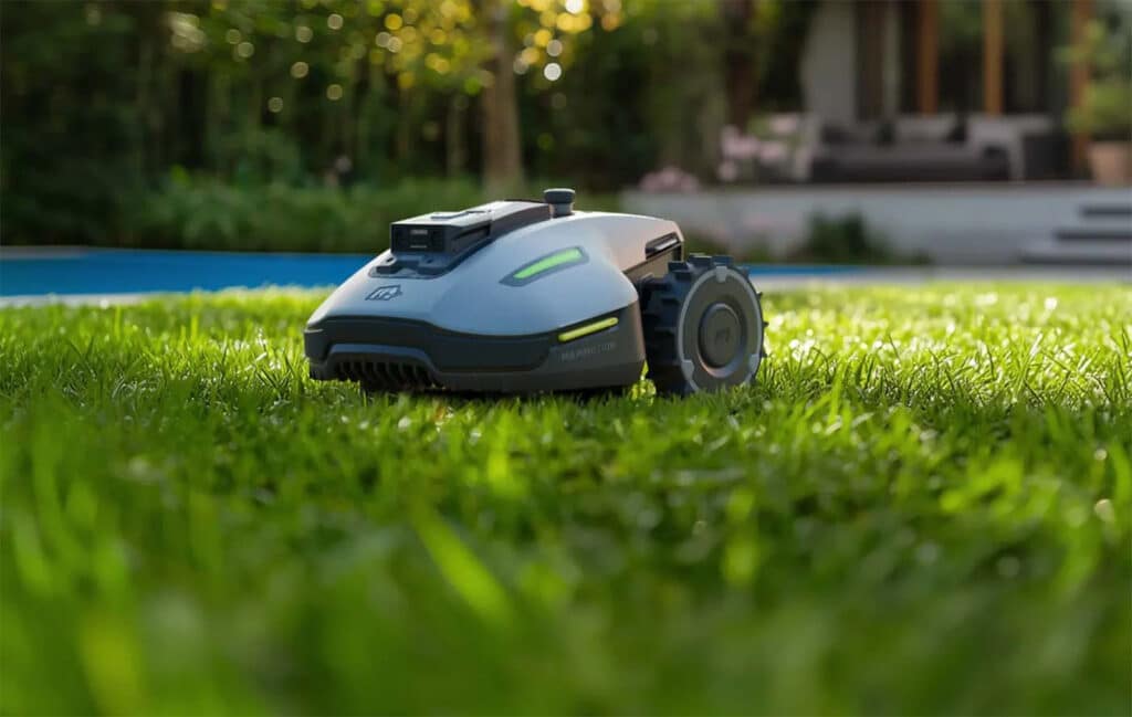 Robot tondeuse Mammotion Yuka Mini 700 sans fil périmétrique, navigation NetRTK et vision, pour jardin jusqu’à 700 m².