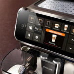 La machine à café à grain Philips Série 5400 chute à 456 €