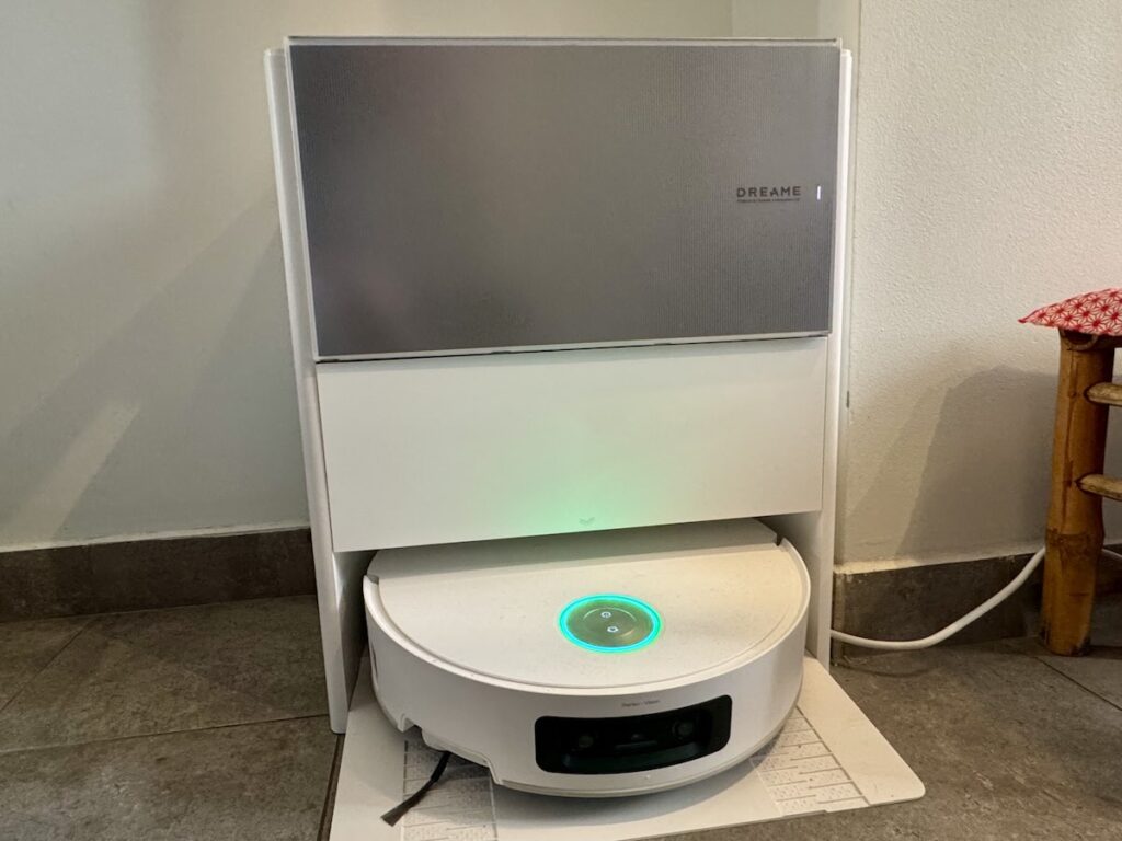 Robot aspirateur Dreame Aqua10 Ultra Roller Complete avec rouleau motorisé et IA Nvidia