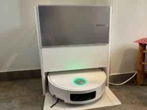 Robot aspirateur Dreame Aqua10 Ultra Roller Complete avec rouleau motorisé et IA Nvidia