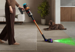 Dyson V16 Piston Animal aspirant le sol avec brosse conique et LED verte