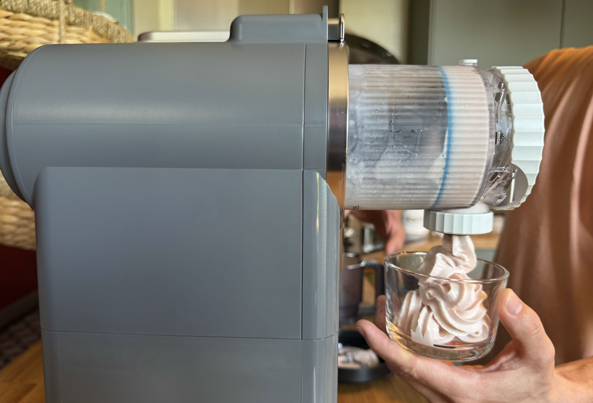 Piston de la Ninja Swirl qui éjecte la glace vers le bas