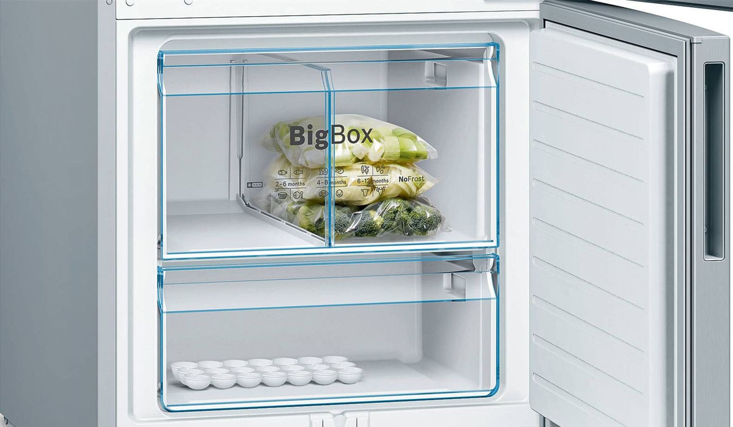 Intérieur du congélateur Bosch KGV58VLEAS avec ses tiroirs et packs de rangement