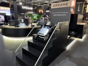 L'aspirateur robot qui monte les marches Dreame Cyber X © Labo Maison