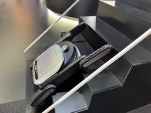 L'aspirateur robot qui monte les marches Dreame Cyber X © Labo Maison