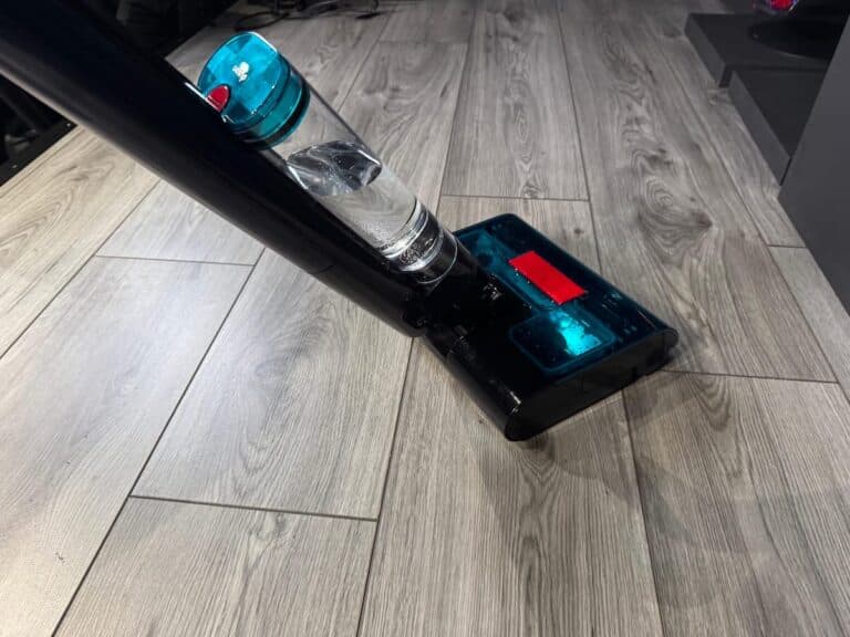 L'aspirateur laveur Dyson Clean+Wash Hygiene © Labo Maison