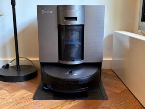 Robot aspirateur Ecovacs Deebot X11 Omnicyclone avec rouleau OZMO 2.0 et station sans sac