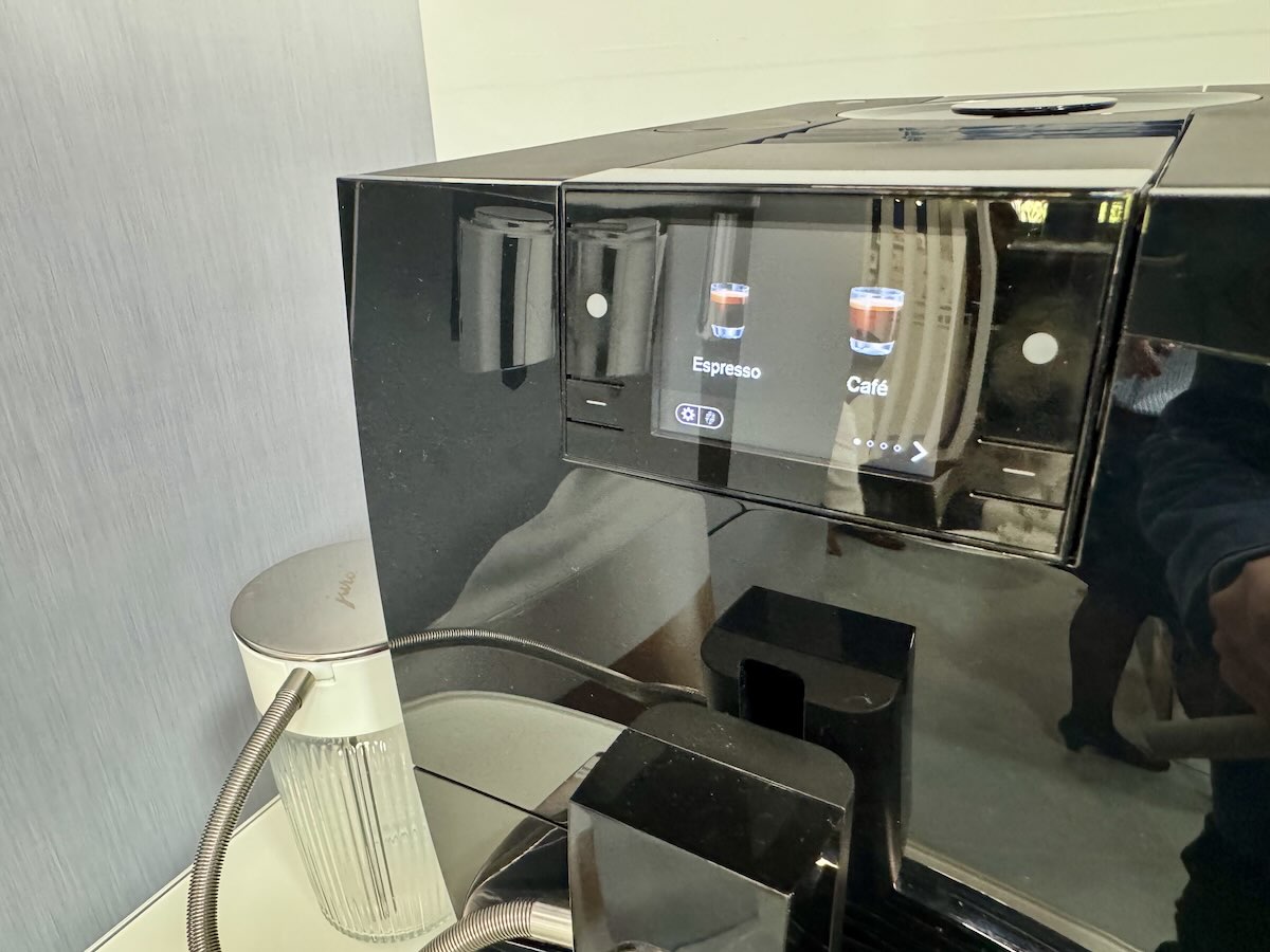 Machine à café à grain Jura C9 © Labo Maison