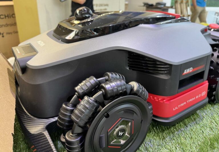 Système de navigation du robot tondeuse Mova LiDAX Ultra avec LiDAR et caméra IA