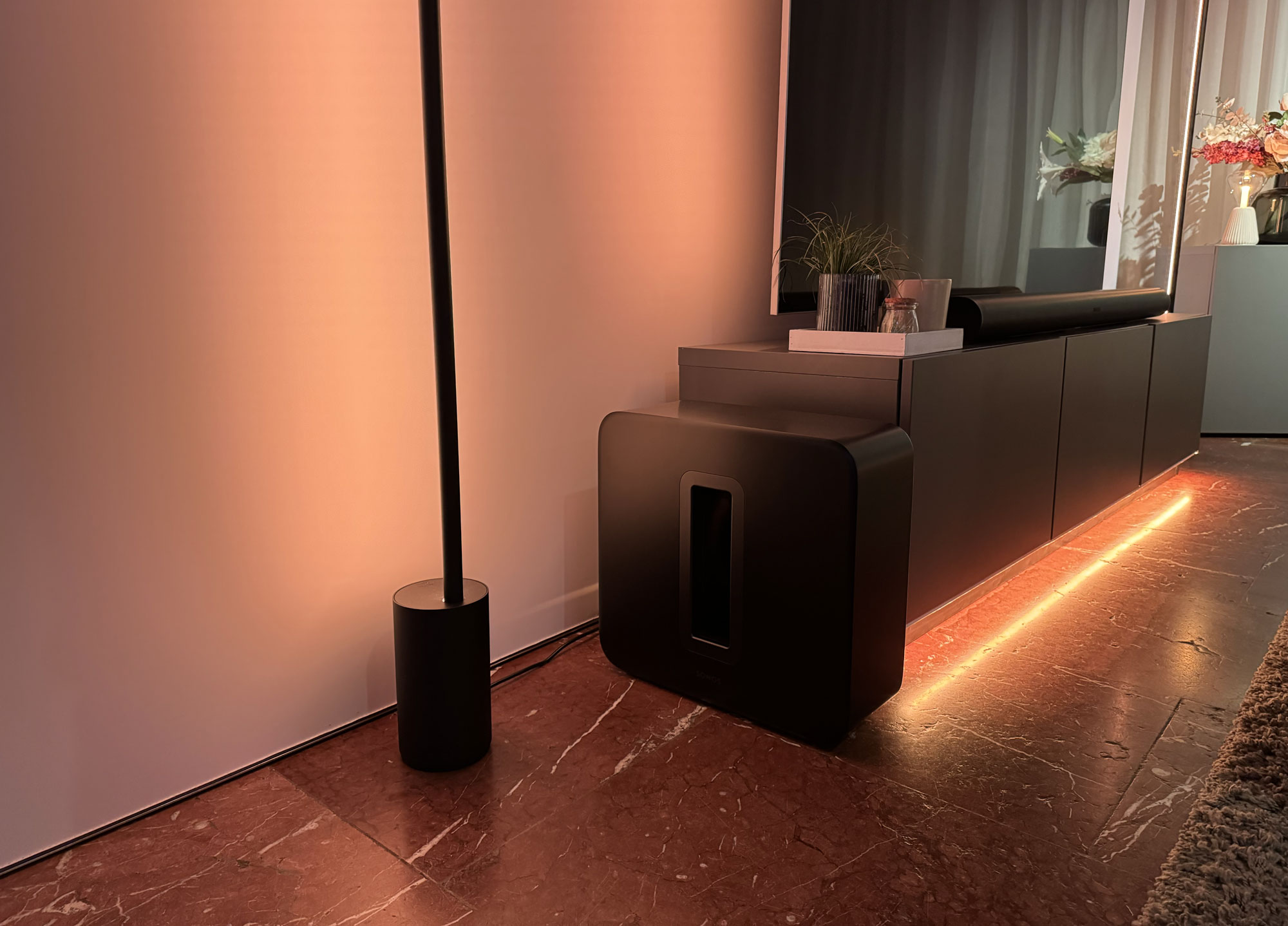 Kit Sonos et éclairage Philips Hue synchronisés avec une télévision