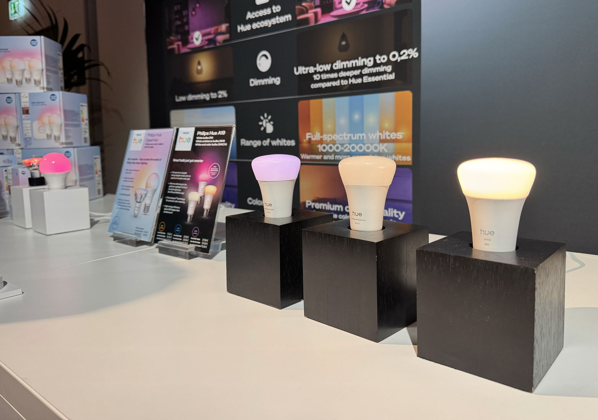 Ampoules Philips Hue Essential et nouvelles Hue A19 plus économes