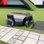 Roues directrices avant du Roborock RockMow Z1 pour des virages en douceur