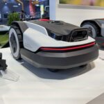 Robot tondeuse Roborock RockNeo Q1 avec navigation IA et mode Wildlife-Friendly