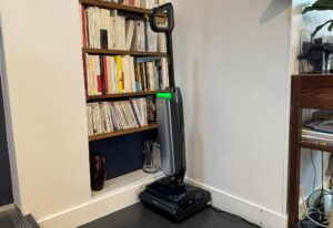 base de recharge et d’auto-nettoyage du Tineco Floor One S9 Artist