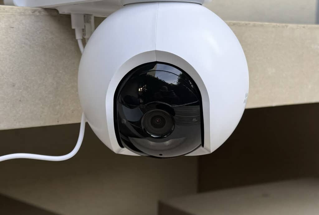 Objectif principal et capteur de la Ezviz HB8 Pro 4K