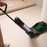 Mova X4 Plus glissé dans sa station sans levage manuel