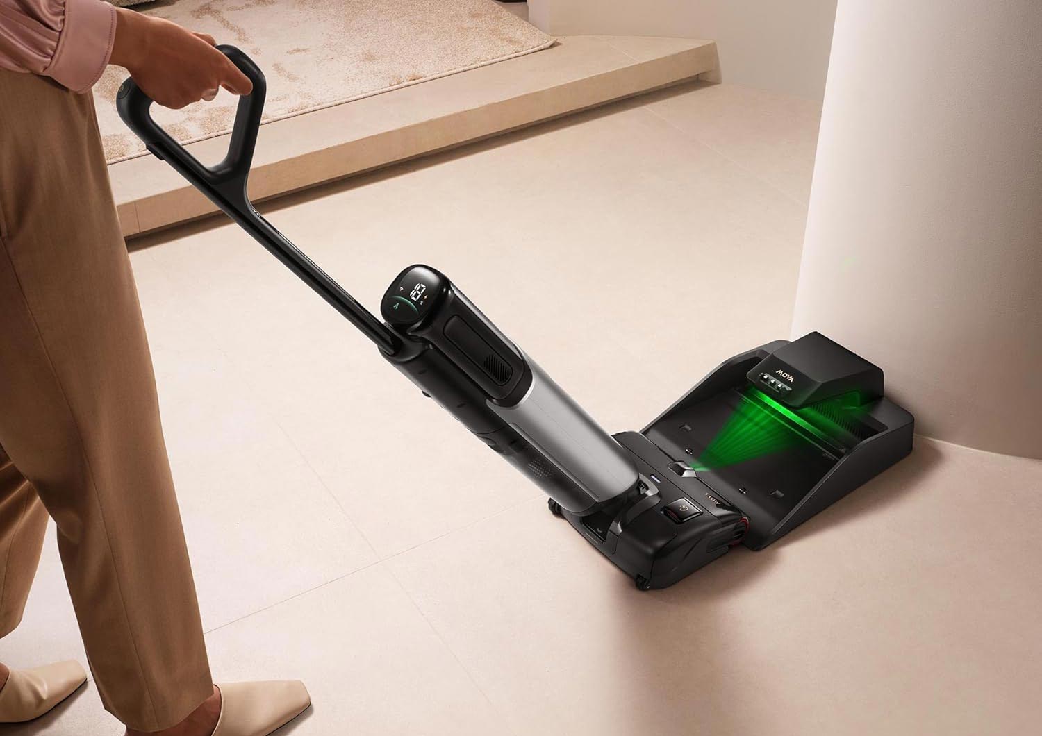 Mova X4 Plus glissé dans sa station sans levage manuel