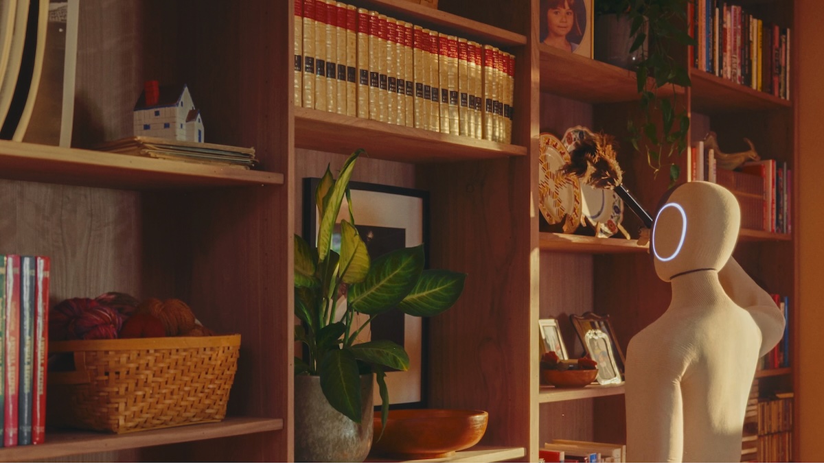 Le robot humanoïde Neo de 1X fait la poussière