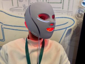 Masque de photothérapie Shark CryoGlow © Labo Maison