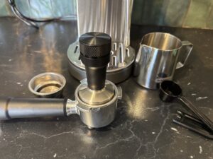 Les accessoires de la machine à café © Labo Maison