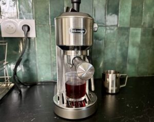 Un cold brew avec la Delonghi Dedica Duo © Labo Maison