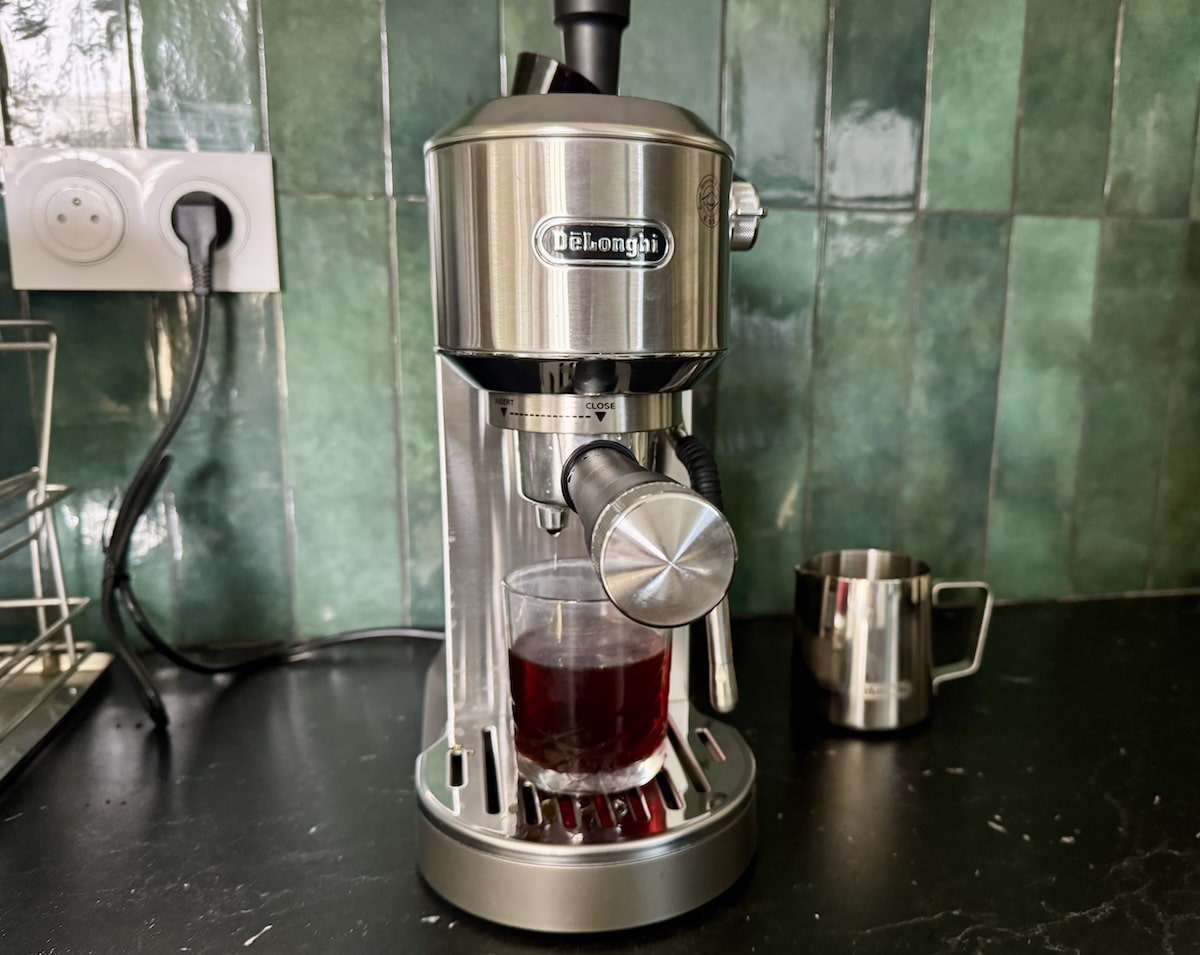 Un cold brew avec la Delonghi Dedica Duo © Labo Maison