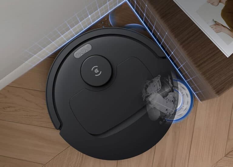 Robot Deebot T30C Omni Gen 2 nettoyant les bords et les coins d’une pièce