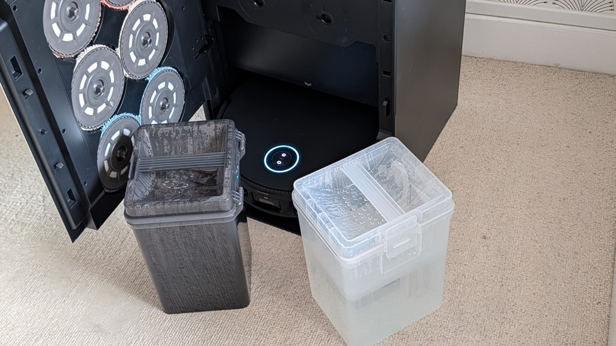 Bacs d’eau propre et sale du Mobius 60