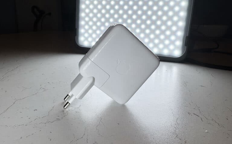 Apple USB-C 70 W