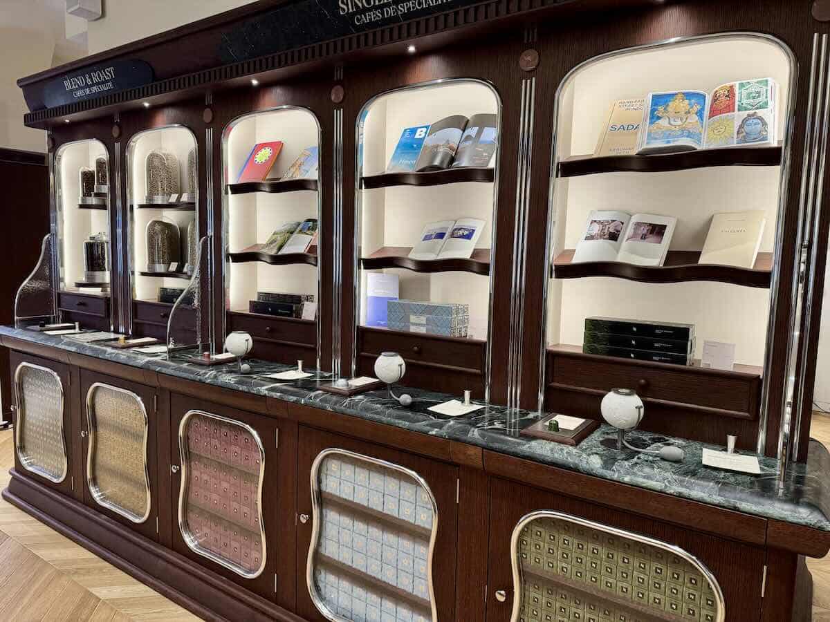Le café, une histoire d'odorat. Nespresso fait sentir ses différents crus de café dans sa Maison du Marais © Labo Maison