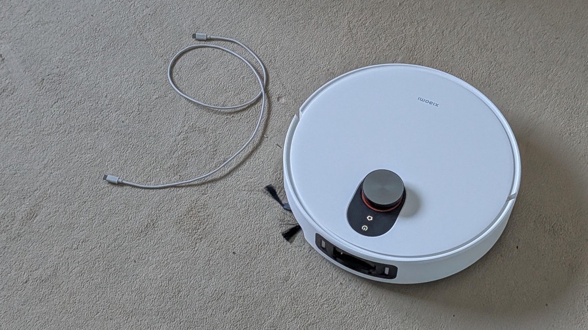 Détection d’un câble USB par le Xiaomi Robot Vacuum 5 Pro lors d’un test d’évitement d’obstacles