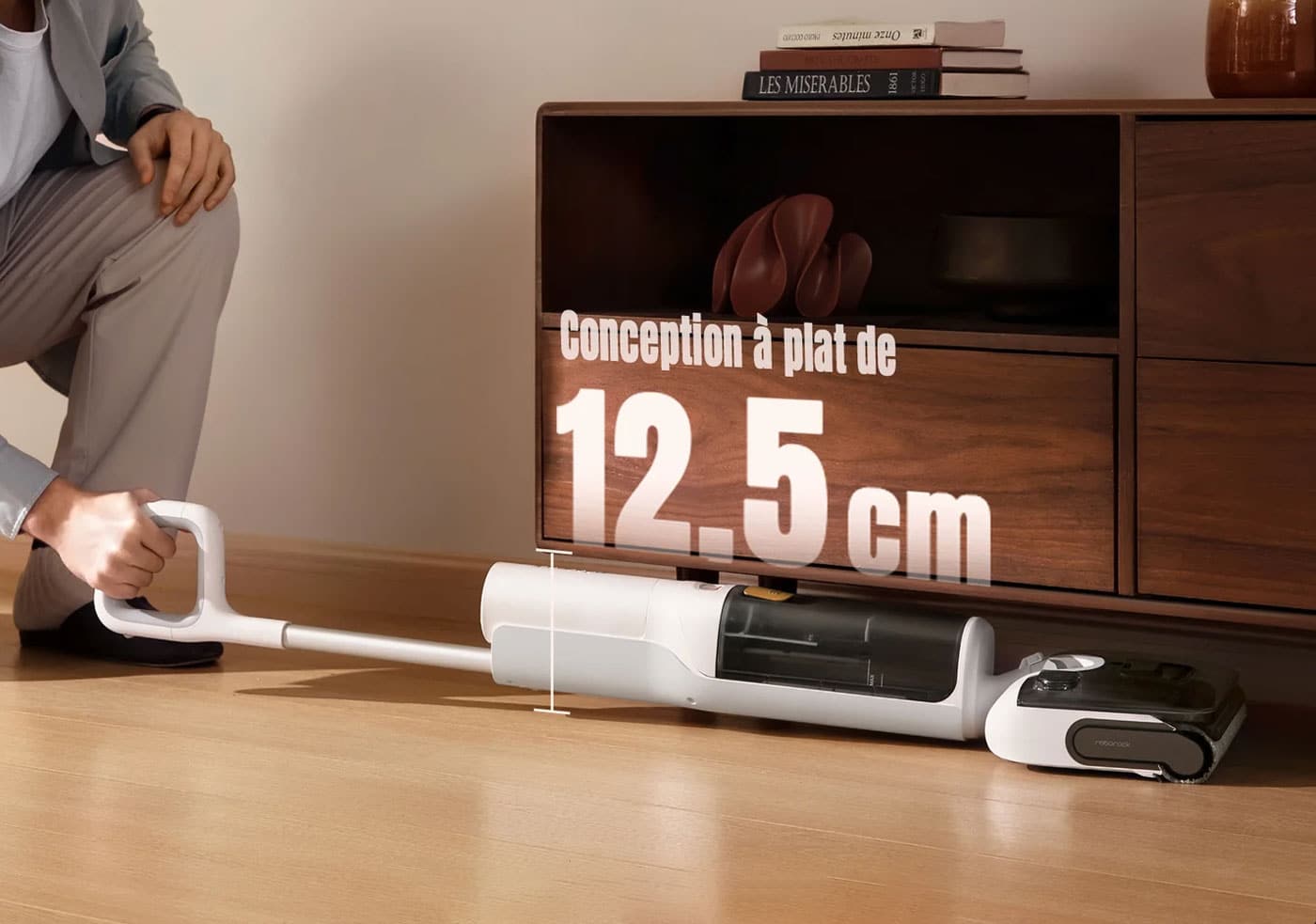 Comparatif aspirateurs laveurs montrant le Roborock F25 GT à 199 € comme le seul modèle offrant lavage et séchage haute température dans cette gamme de prix