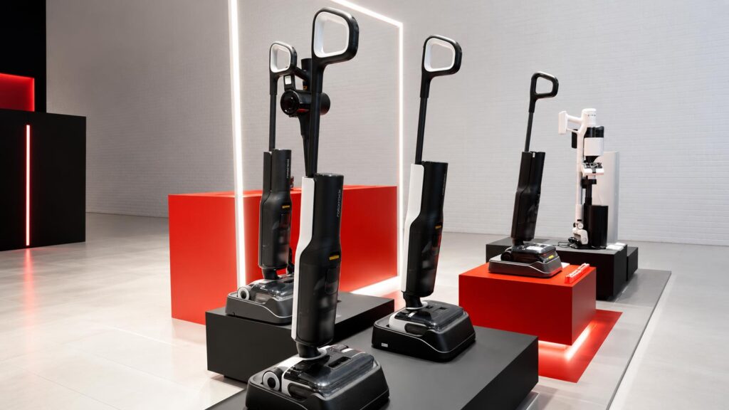 Gamme complète Roborock F25 présentée avec différents modèles de nettoyeurs de sol