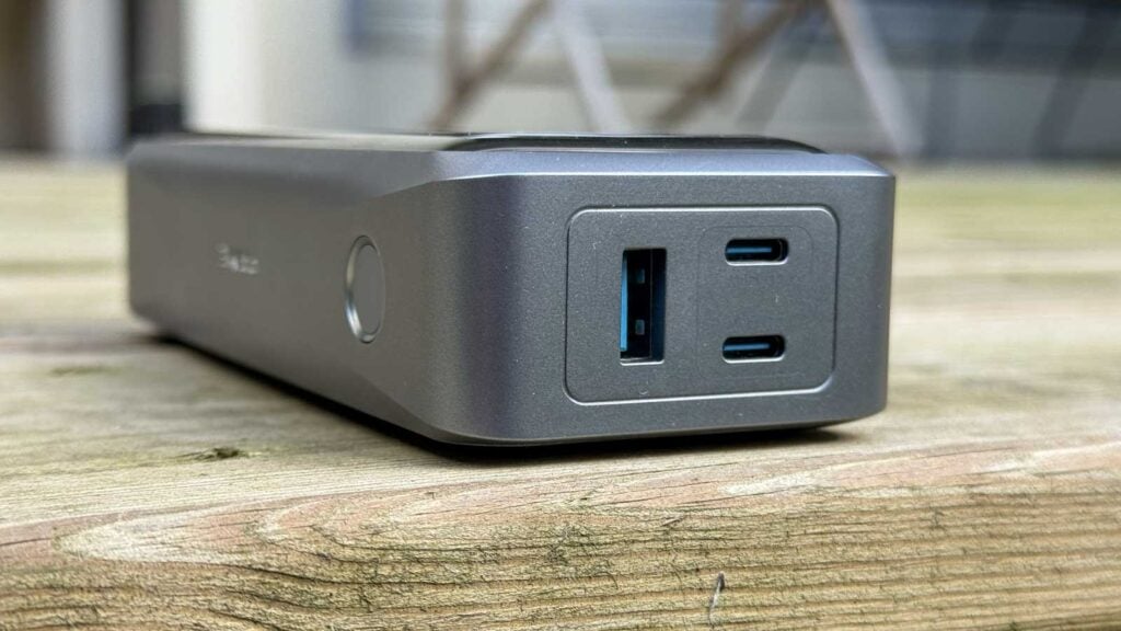 Ports USB-A et USB-C de la batterie Anker Prime 26K 300W