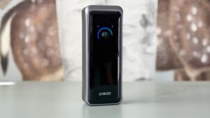 Batterie externe Anker Prime 26K 300W en situation de test LaboMaison