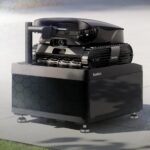 Robot piscine avec sa base nettoyant Beatbot AquaSense X