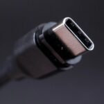 Câble USB-C réversible utilisé pour la charge et le transfert de données entre appareils