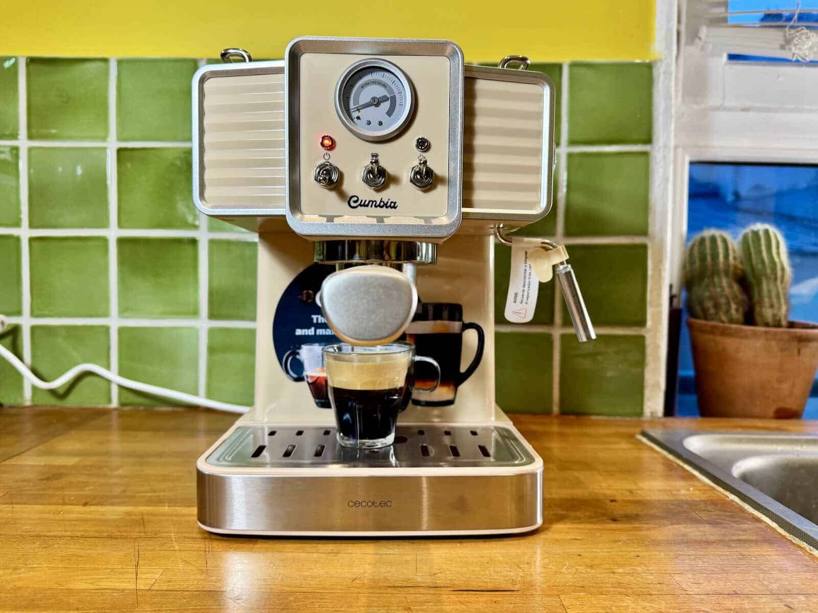 Cecotec Machine à café Power Espresso 20 Tradizionale © Labo Maison