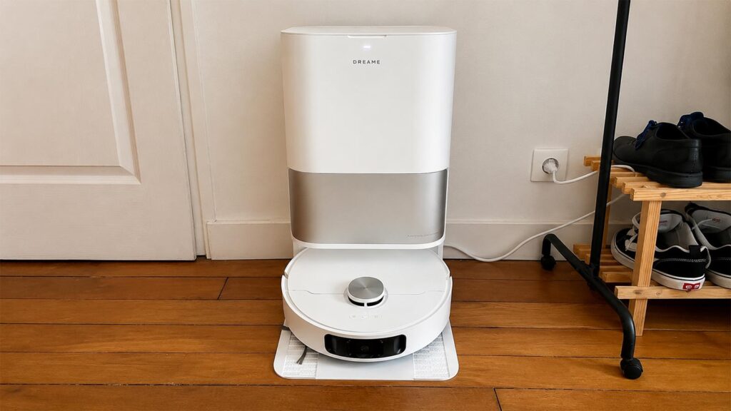 Dreame L10s Ultra Gen 2 dans sa station multifonction