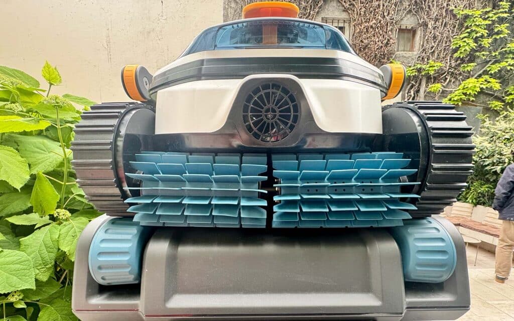 Robot piscine Spino S1 Pro © Labo Maison