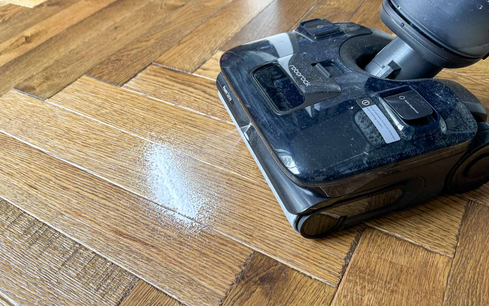 mousse nettoyage Roborock F25 Ace Pro foam spray taches sol