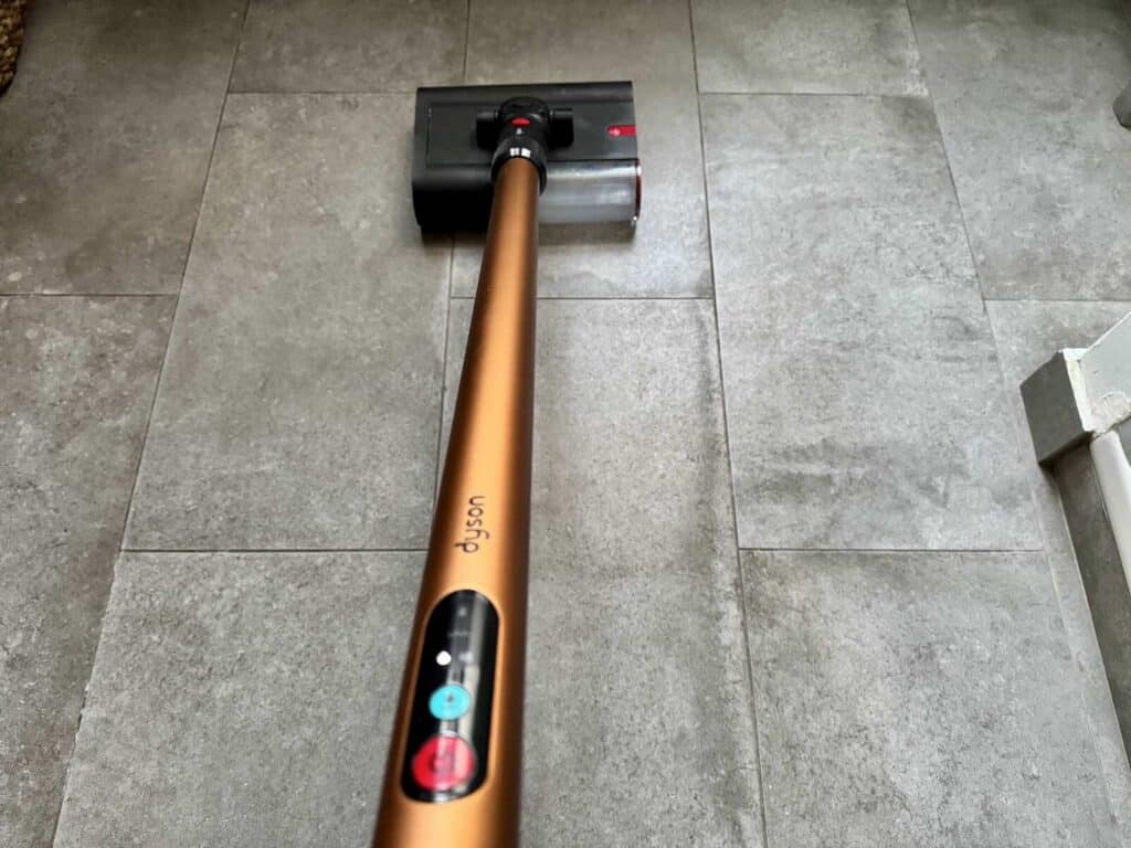 Le laveur de sols Dyson PencilWash © Labo Maison