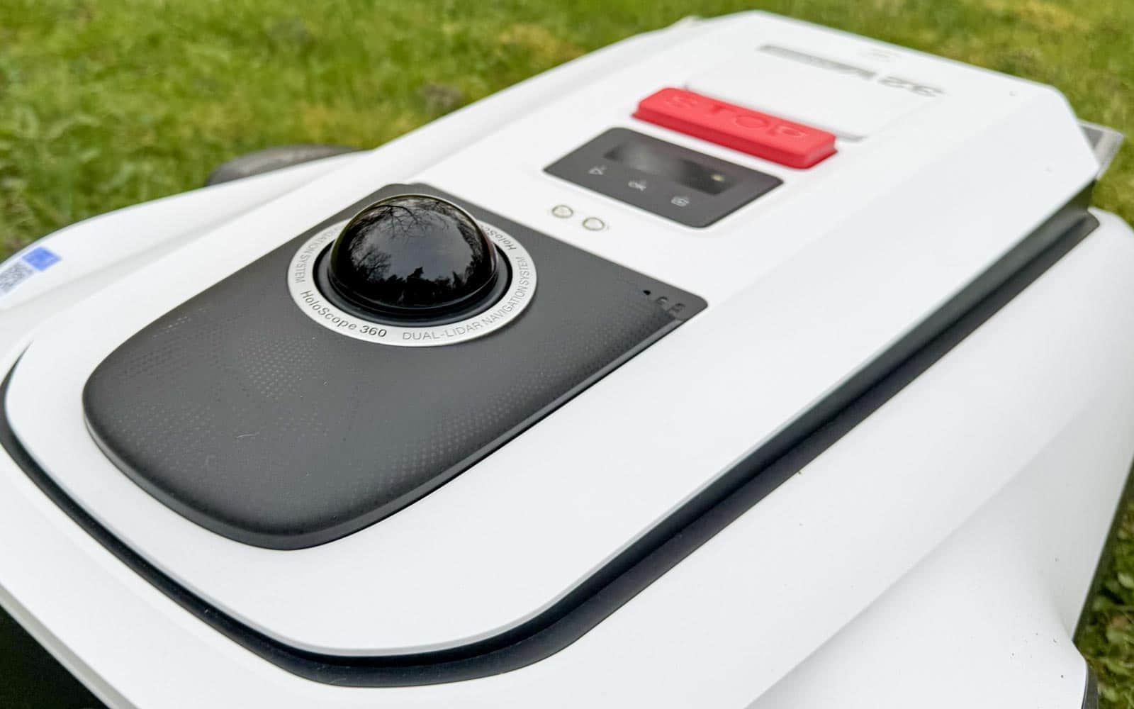 Capteur LiDAR 360 degrés sur Ecovacs Goat A1600 LiDAR Pro navigation laser