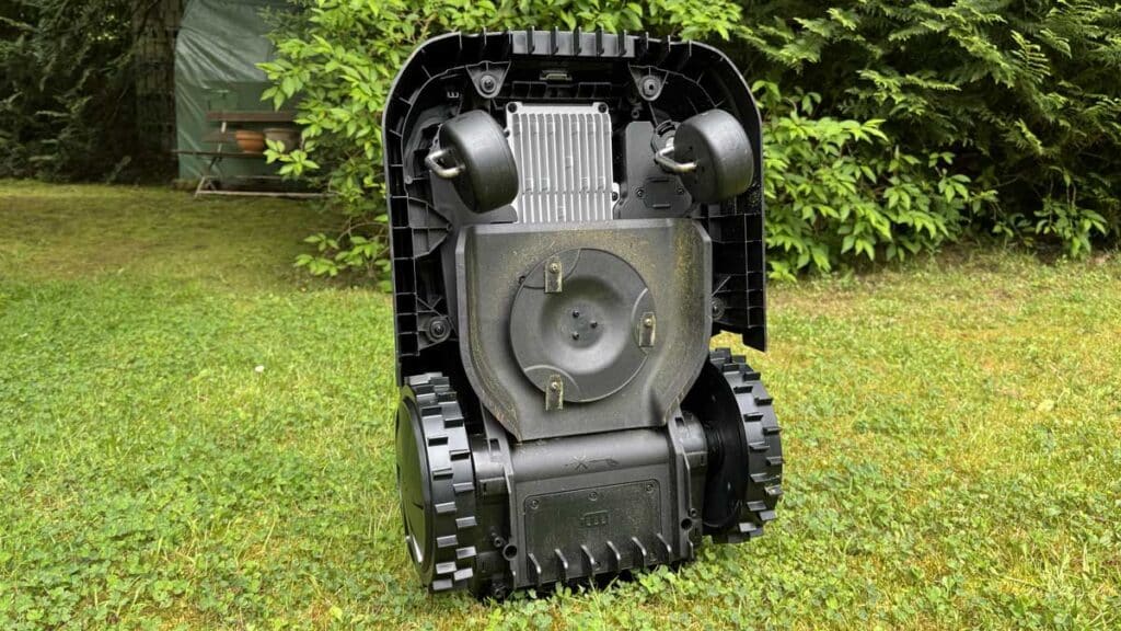 Plateau de coupe à trois lames du Ecovacs O600 RTK